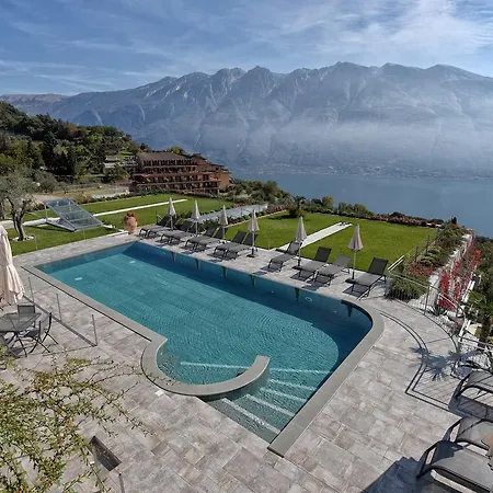 La Dolce Vita Relais - Hotel Gallo Tignale Exterior photo